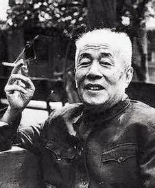 1947年，地下党员王冶秋走进院子，看到满院子的军统特务，他知道自己身份暴露了，