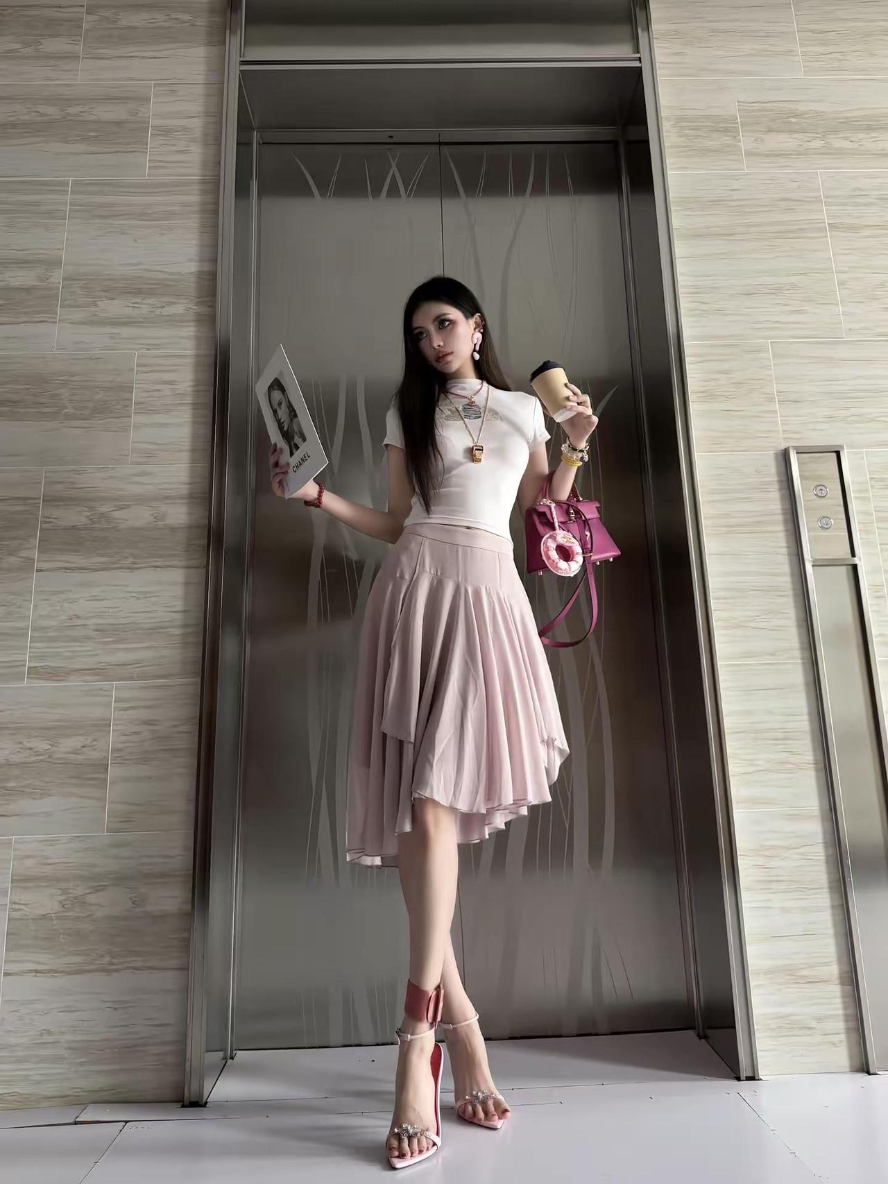 温柔御姐。辣妹今天穿什么夏日辣妹ootd女生穿搭御姐
