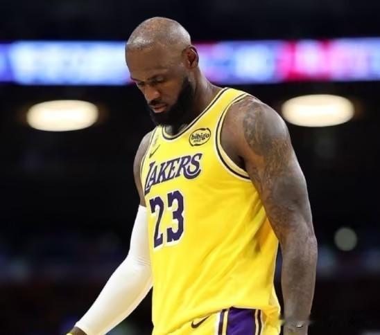 詹姆斯没松口！3年1.82亿摆在桌上，湖人却不敢递笔？NBA最安静的“炸弹”