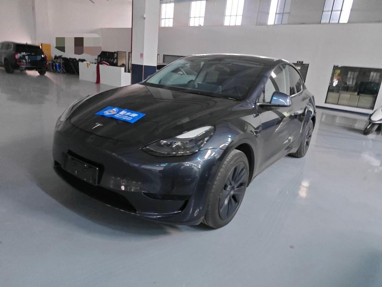 两年掉价一半，这辆ModelY坑死人！前两天验了一台特斯拉ModelY，2