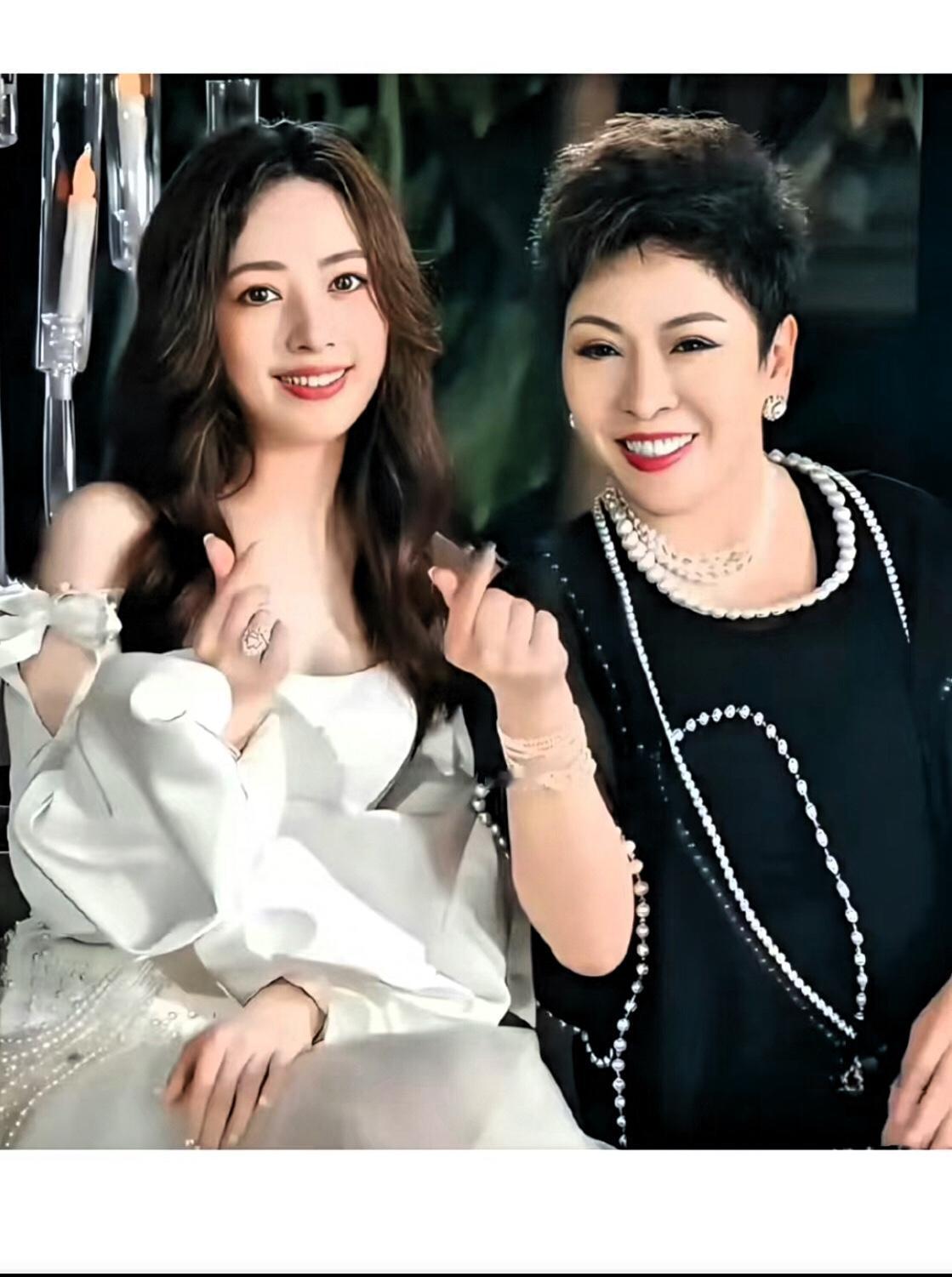 这豪门婚姻的瓜,越吃越让人窒息!向太直播间直接开撕向佐,骂他撑不起丈夫的