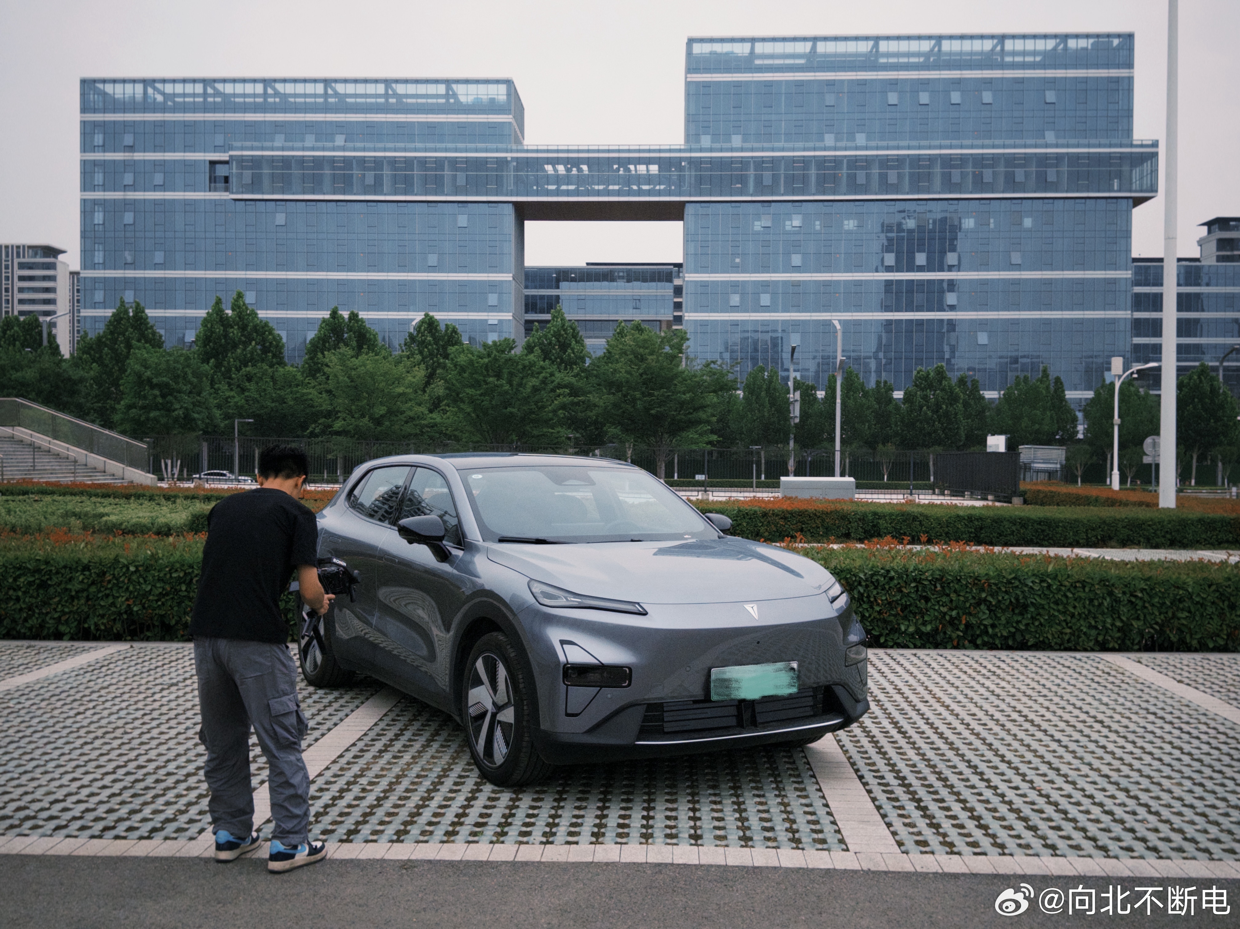 说点平时不方便讲的，我特别喜欢长安，除了产品本身以外，企业文化和价值观真的值得敬