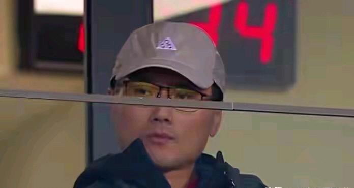 对于邵佳一执教国足总是褒贬不一，其实现在的这支国足也真的看不出什么，伊万时代的国