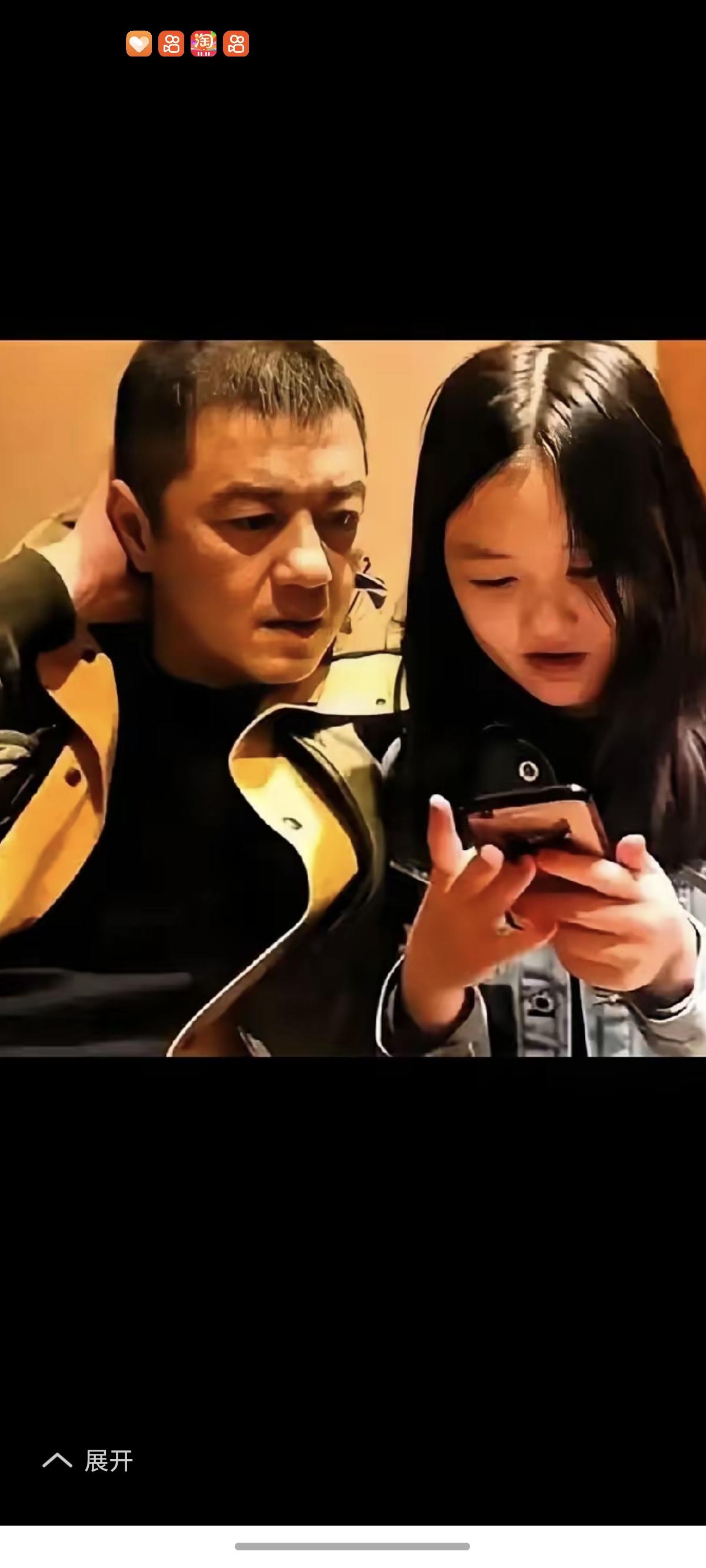 谁懂啊！刷到李嫣那句“爸，你折腾你的，我保你饿不死”，鼻子瞬间就酸了。