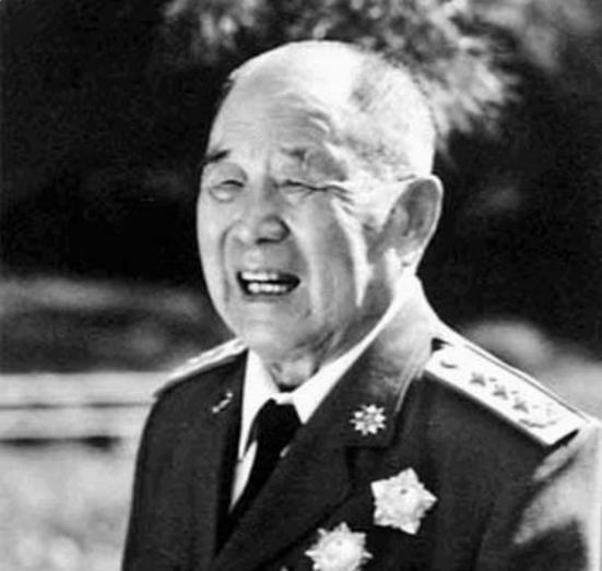 1970年毛主席审阅一份文件，在括号里标注：除个别同志如李德生外1970年4月