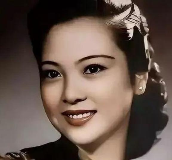 1938年，41岁戴笠借口加班，把秘书余淑衡，带到了卧房。戴笠递给她一杯咖啡：“