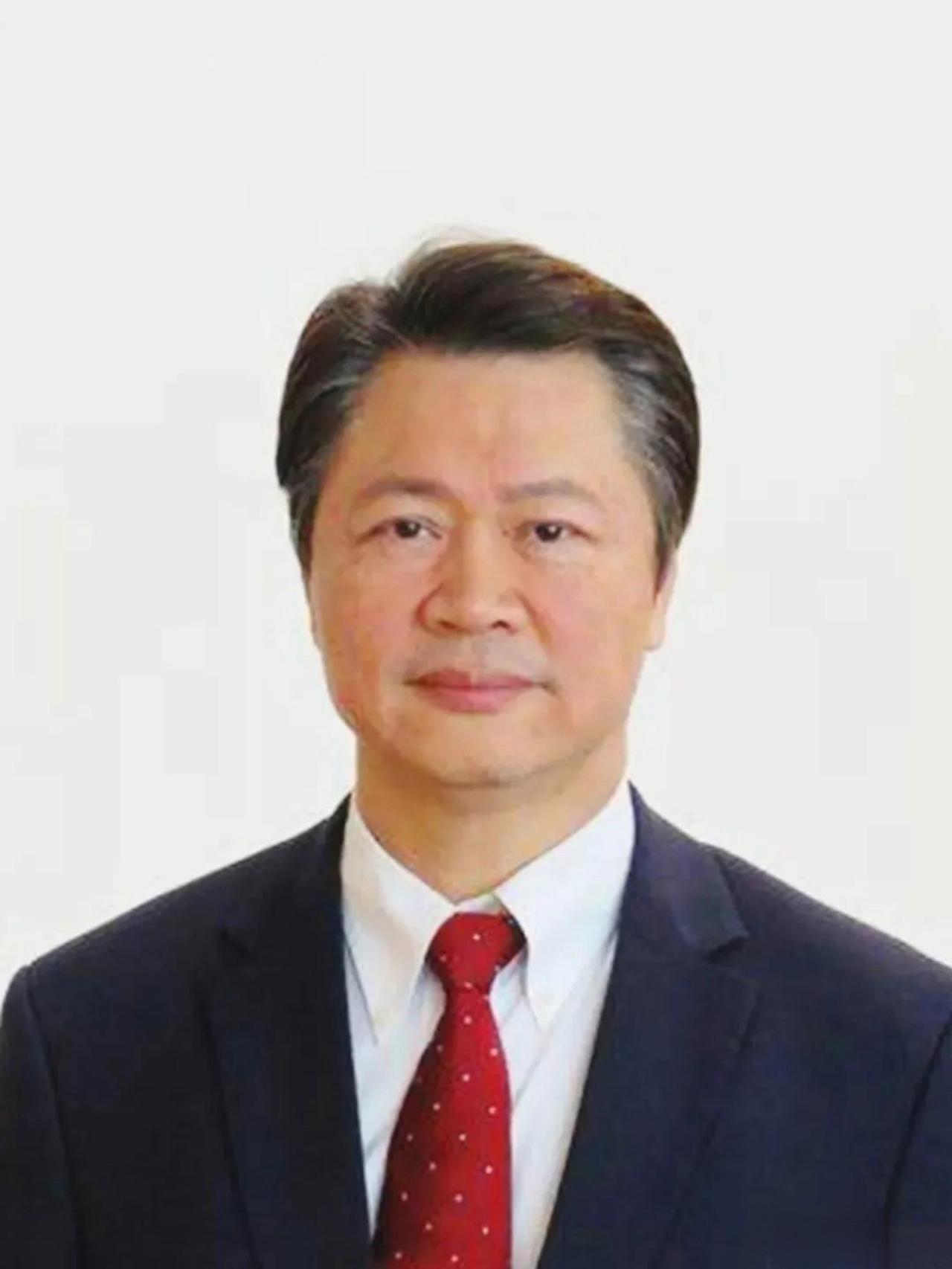 原来赖岳谦也是深受民进党当局迫害的人啊，确切的说是被民进党和国民党两党迫害的！国