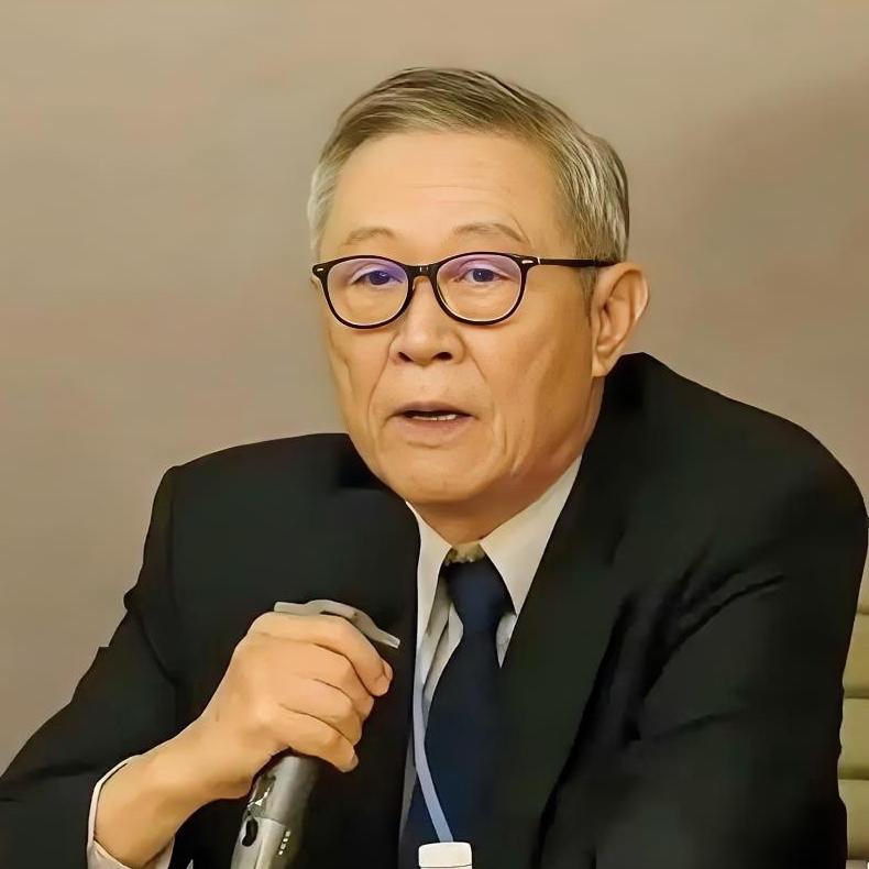 台湾那位所谓“学者”，马英九前智囊赵春山又蹿出来支昏招，玩“和稀泥”的荒诞伎俩，