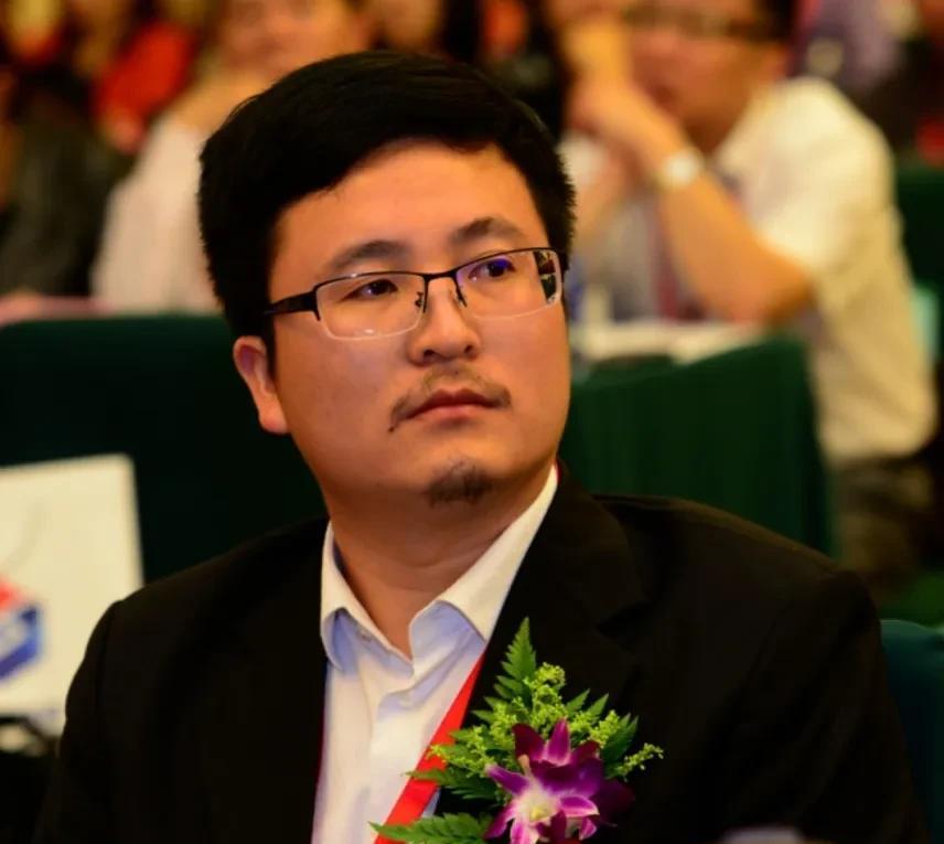 经济学家宋清辉又出来作妖了。释永信出事了，宋清辉站出来说话了。一句“没有功劳也