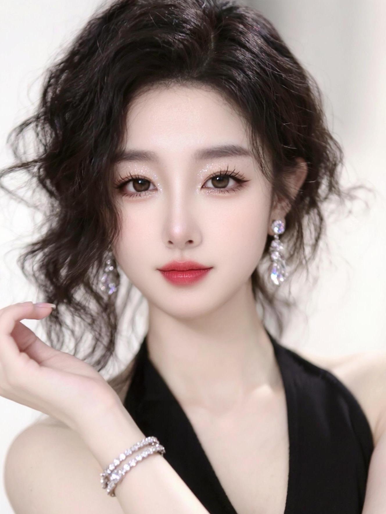 AI卷发人像 ai 写真 原来ai可以这么美 高级感穿搭