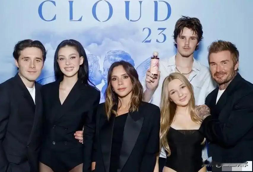 大布活了二十年，绞尽脑汁控诉贝克汉姆两夫妇的过错就是:老让他拍合照，经常要参加