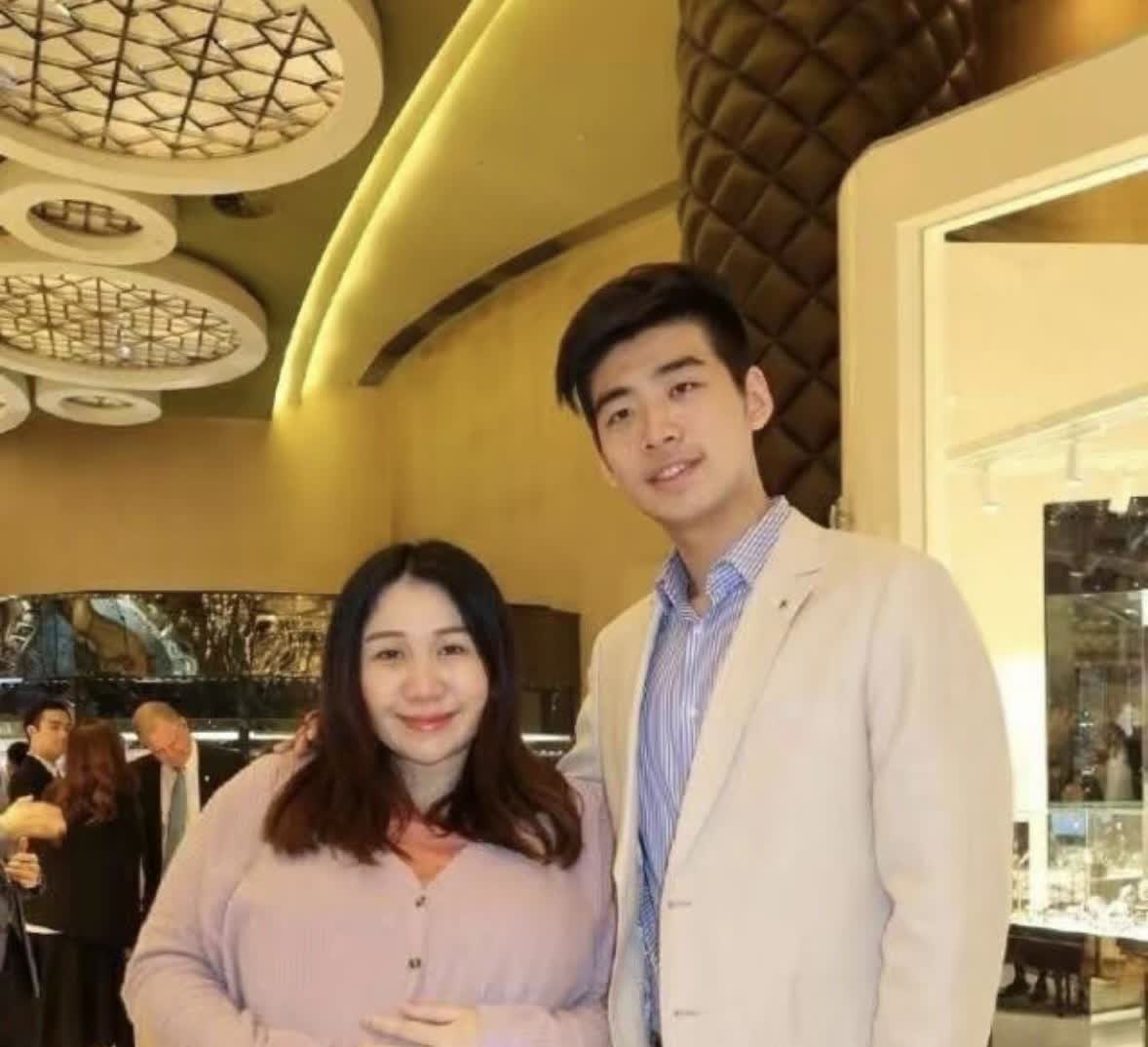 赌王女儿何超盈：从220斤瘦成纸片人，女儿6岁长得像东北学霸老公