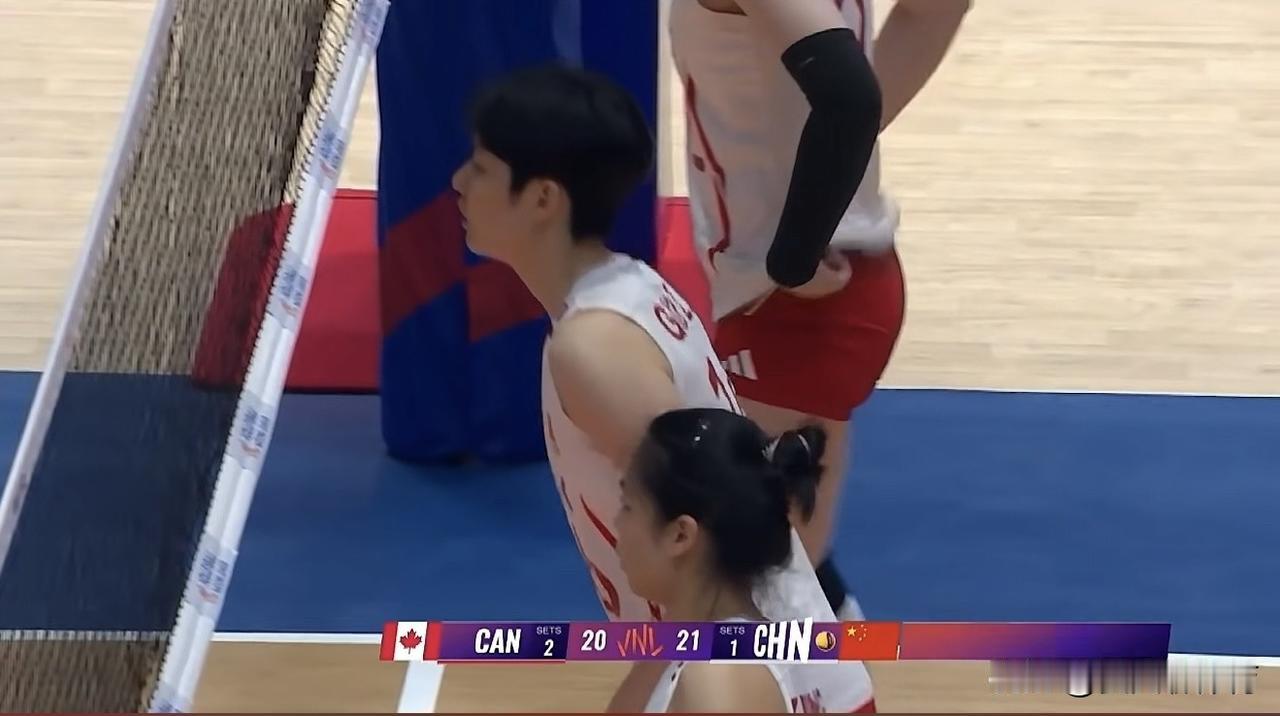 唐欣挽救了中国女排，今天最大的奇兵，意外之喜，可以说是进攻大腿了，单局13扣7中