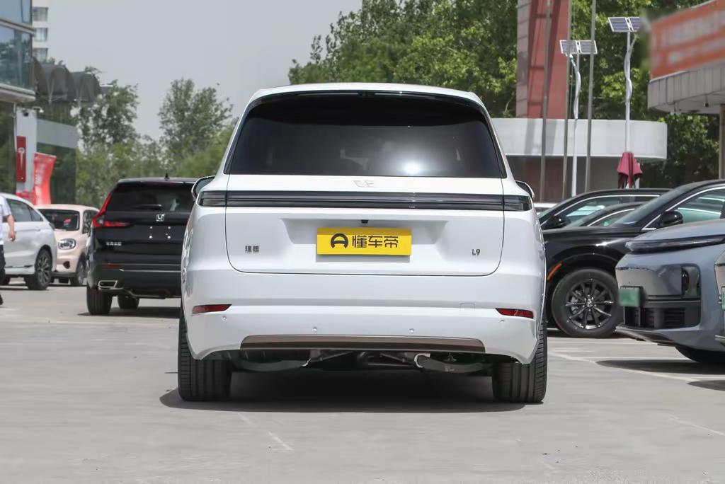 最近网上关于换代理想L9的谍照和爆料越来越多了。作为一个老车主，我也一直盯着。看
