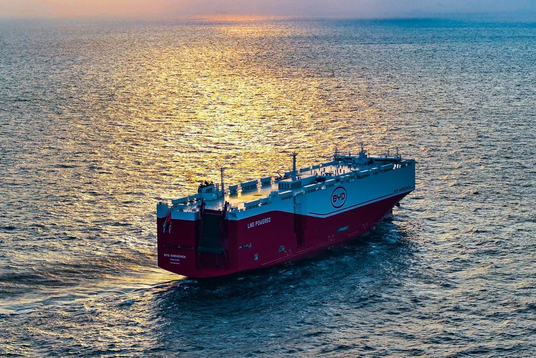 前几年大家挤破头往互联网大厂跑，现在风向真变了。刷到清华2025届毕业生的就业数