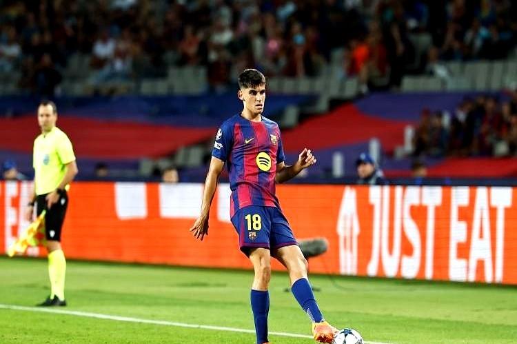 说真的，谁能想到巴萨后防线最近的惊喜，居然是上赛季还被骂得挺惨的赫拉德-马丁。