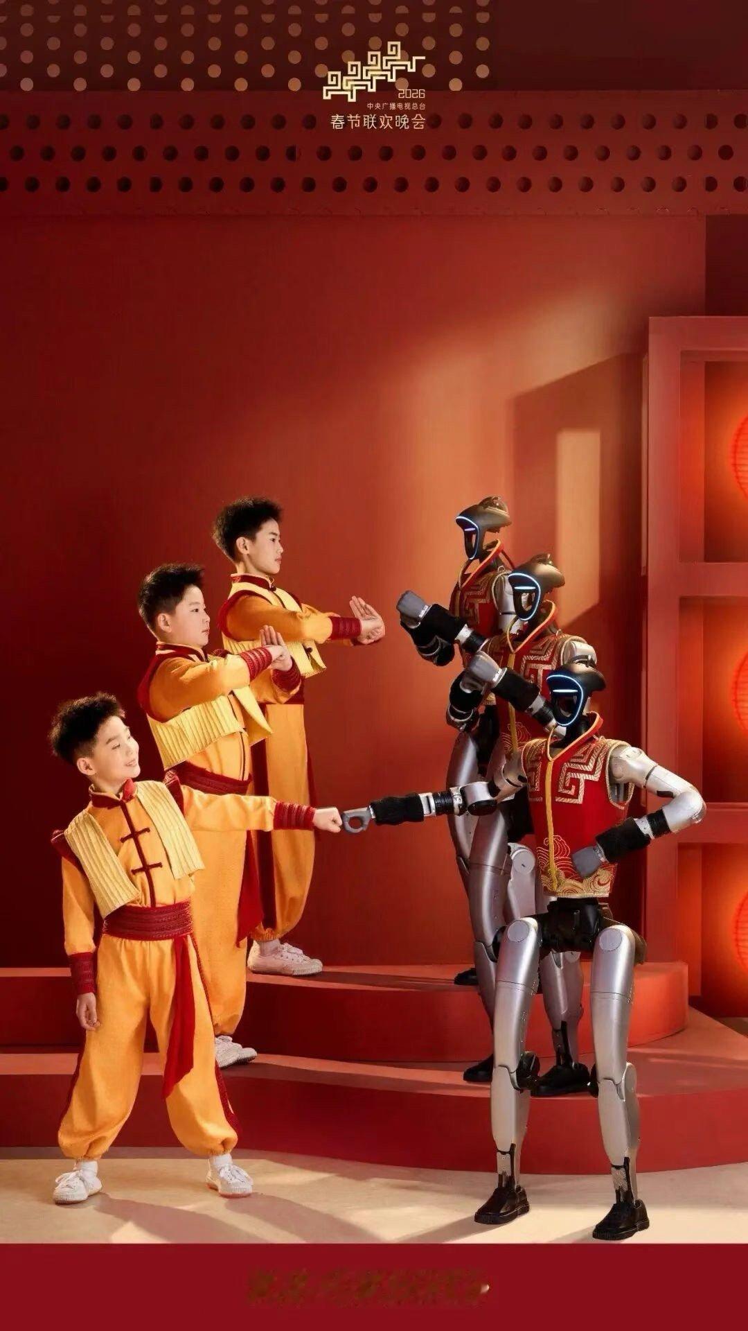 《武bot》上的宇树机器人，头和去年不太一样，全部搭载了禾赛JT128激光雷