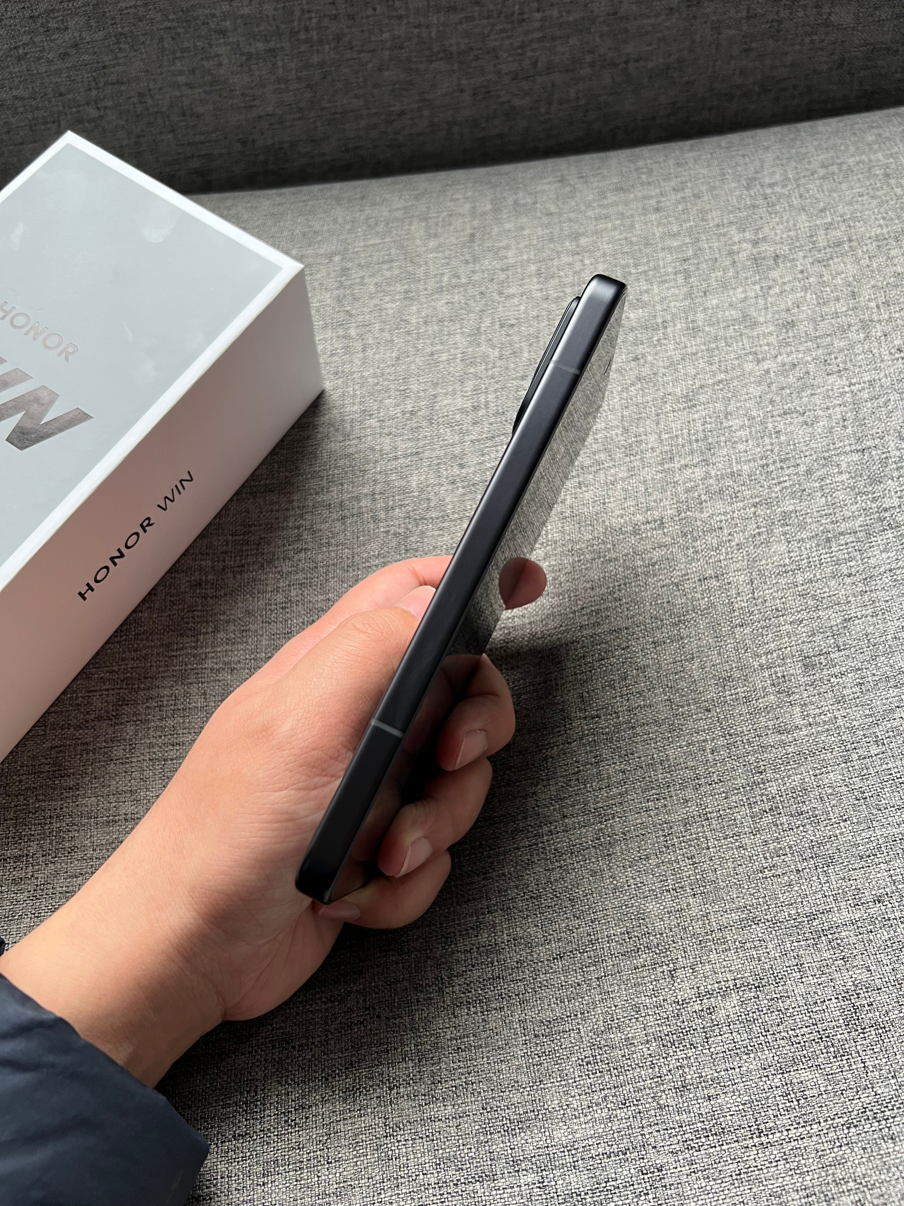 荣耀Win12+256G快开黑，99新全套，带权益（2年电量宝+1年进水宝+