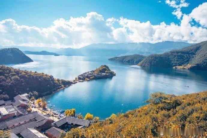 泸沽湖，在这里，我们能遇见最美的风景。云南旅行丽江旅行游记via:背包旅行