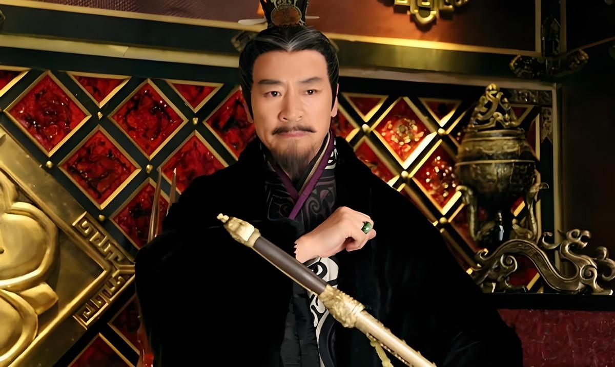 霍去病生前举荐一人，汉武帝重用三十年，汉朝三代皇帝尊他如父在长安城未央宫的椒