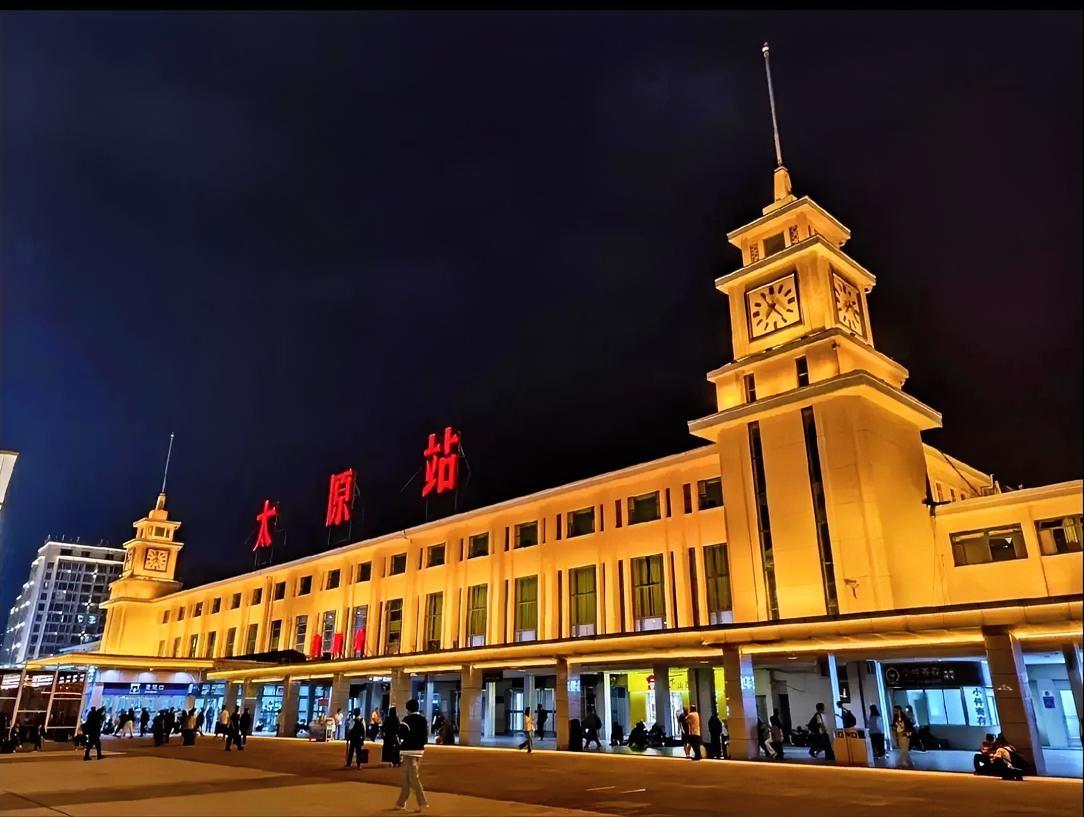 太原火车站广场通往迎泽大街和建设路的地下通道简直就是一座地下迷宫，别说外地人就是