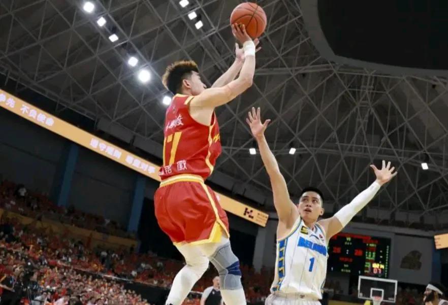 北京时间5月12日，CBA总决赛G3战将正式打响，备受关注的北京队主场迎战广厦队