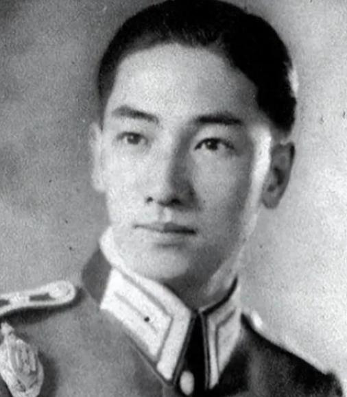 1997年，蒋纬国病逝，宋美龄派人查账，发现养了81年的儿子，身后竟是一堆无人敢