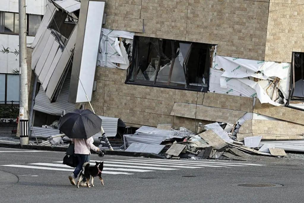 7.1级地震后，日本网上就炸出反华阴谋论，造谣速度比救援还快！熊本遭遇强震冲