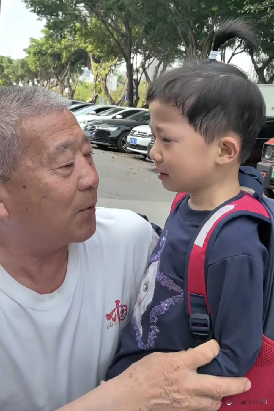 天赐上一年级了，那么爱发视频的黄维平也没更新，估计北京读书没去成。让我说啊，