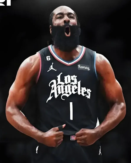 ✔哈登这回真把退役条件摊牌了！在最新采访里他坦言，新赛季前离开NBA只取决于两点