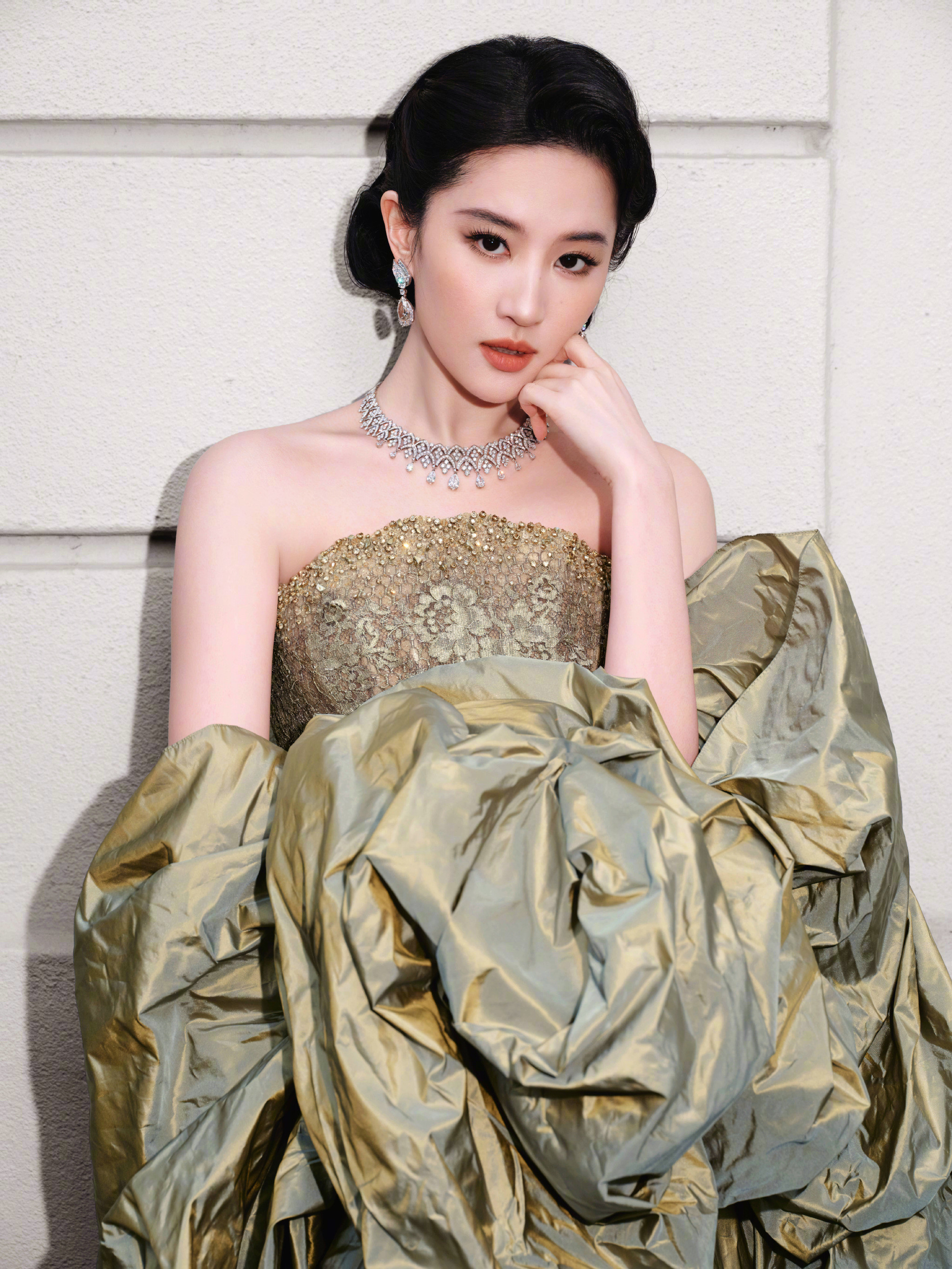 刘亦菲BVLGARI米兰高珠晚宴新造型出图，身穿MissSohee2026