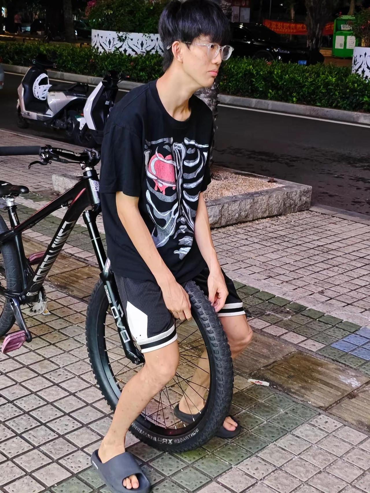 找不同黄子韬