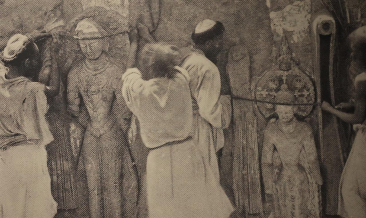 误解持续了整整一百年，一个关于餐桌的真相终于浮出水面。很多人认定维吾尔族不吃猪肉