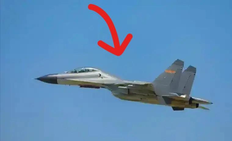 又一次被“将就”了吗？美国印太司令部近日发布了一段视频，视频中夜间低空飞行的一