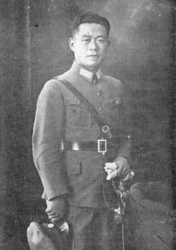 1949年，国军中将邱清泉战死沙场，他的妻子慌不择路，带着孩子们准备南逃台湾地区