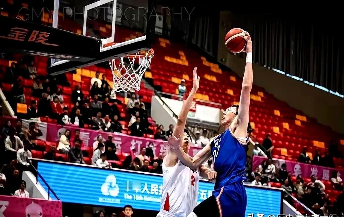 四川男篮把合同写得明明白白，带队夺冠就给六百万外加浮动奖金，消息一出球迷群立刻炸