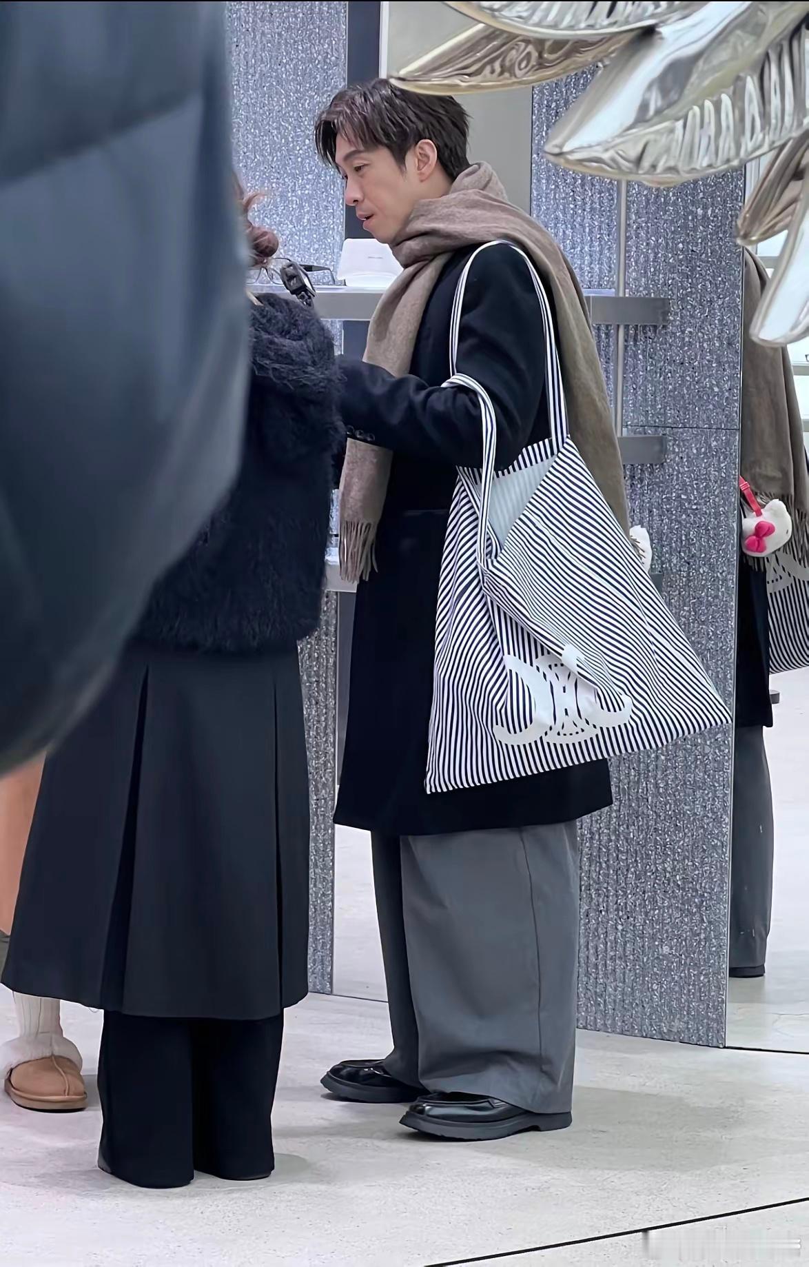 陈汉典这裤子是认真的吗？？