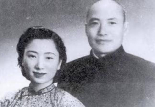 1935年6月，湖北忠堡。国民党第41师师长张振汉率部驰援被围困的宣恩守军。他手
