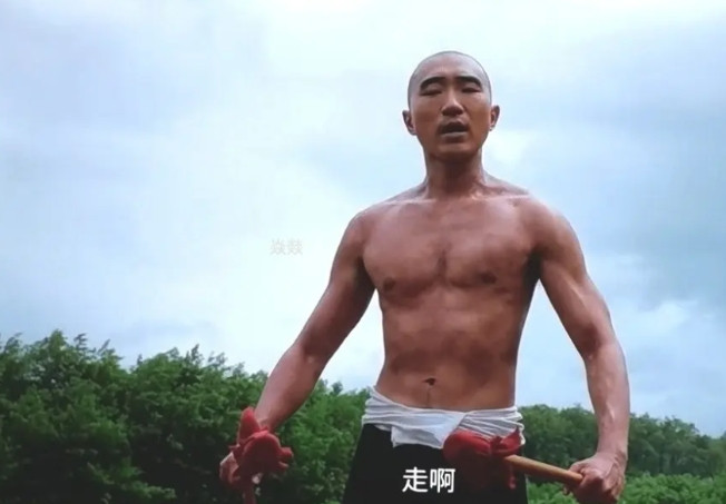 《大生意人》追剧中，古老二在第二十五集里，真是太搞笑了。古老二着急回安徽，他