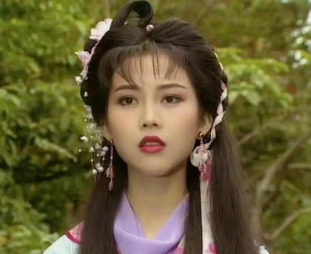 你觉得蔡少芬最绝的装造是哪个？我觉得还是宜修