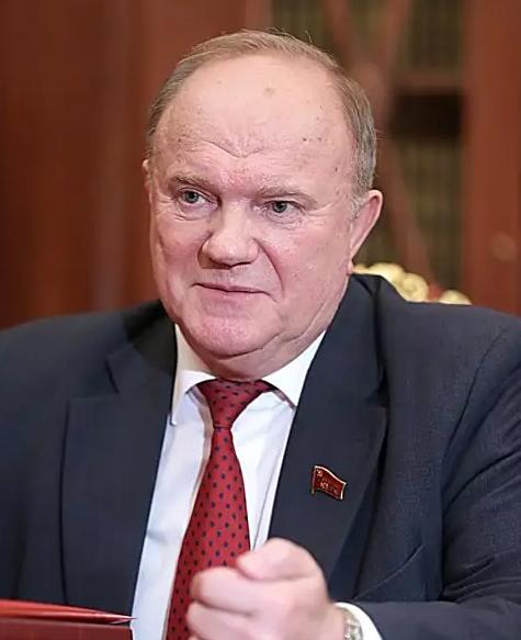 戈尔巴乔夫搞的“新思维”改革，本意可能是想给苏联换个发动机，结果却把整个传动系统