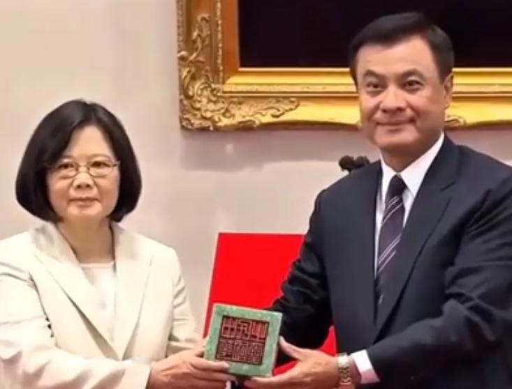 别再惹日本了，他们现在很愤怒，否则后果承担不起！台湾前立法院院长、蔡英文办公室秘