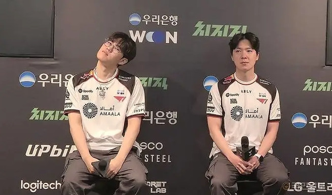 kkOma: 赛季初希望选手能进行各种多样的尝试, 积累大量数据