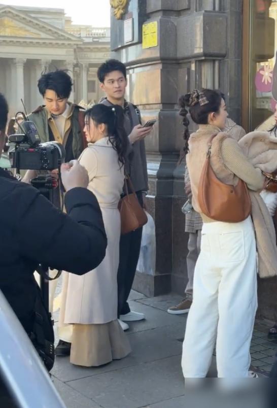 金莎孙丞潇还没领证，就上了《妻子的旅行》？差19岁，刚在冰岛订了婚，红本本