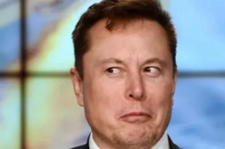 马斯克一句话点醒全世界：现在全球疯抢的不是芯片，是中国造20万一台的“大铁箱子”