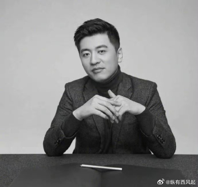 送别张雪峰万千学子奔赴苏州送别张雪峰老师，感觉风里都是不舍