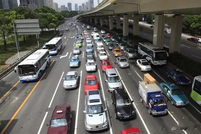 长城魏建军给人的印象是有些嘴炮的感觉，比如他说国产车整体技术还不如丰田等国外大厂