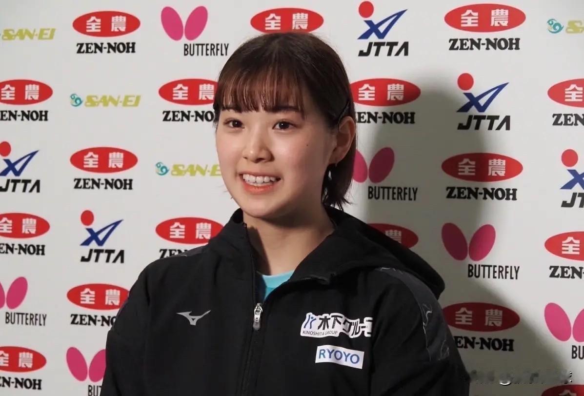 长崎美柚回国采访：被莎人品所折服长崎美柚回国时，她对媒体说，莎莎对自己发球的