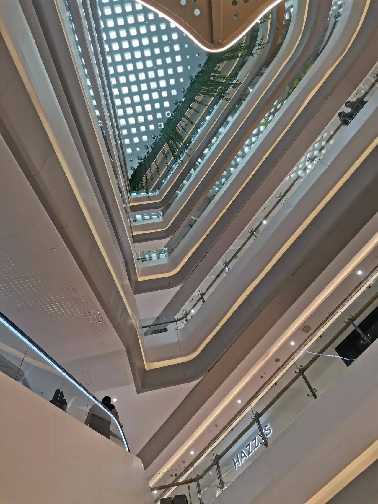 为什么青岛生意难做呢其实生意难做原因就是闲人太多了。我们小区去年这个时候来