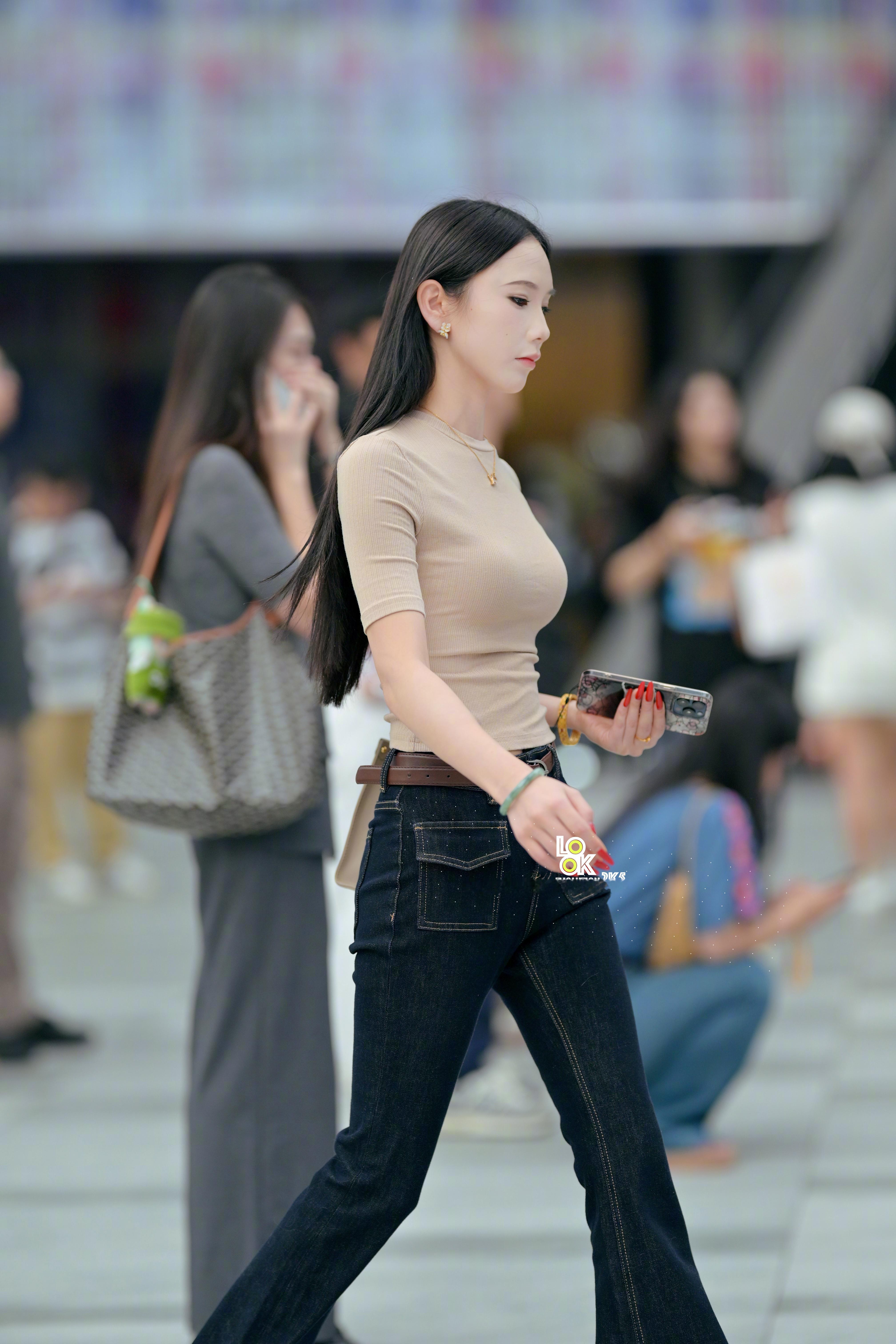 小姐姐身材厉害了​​​
